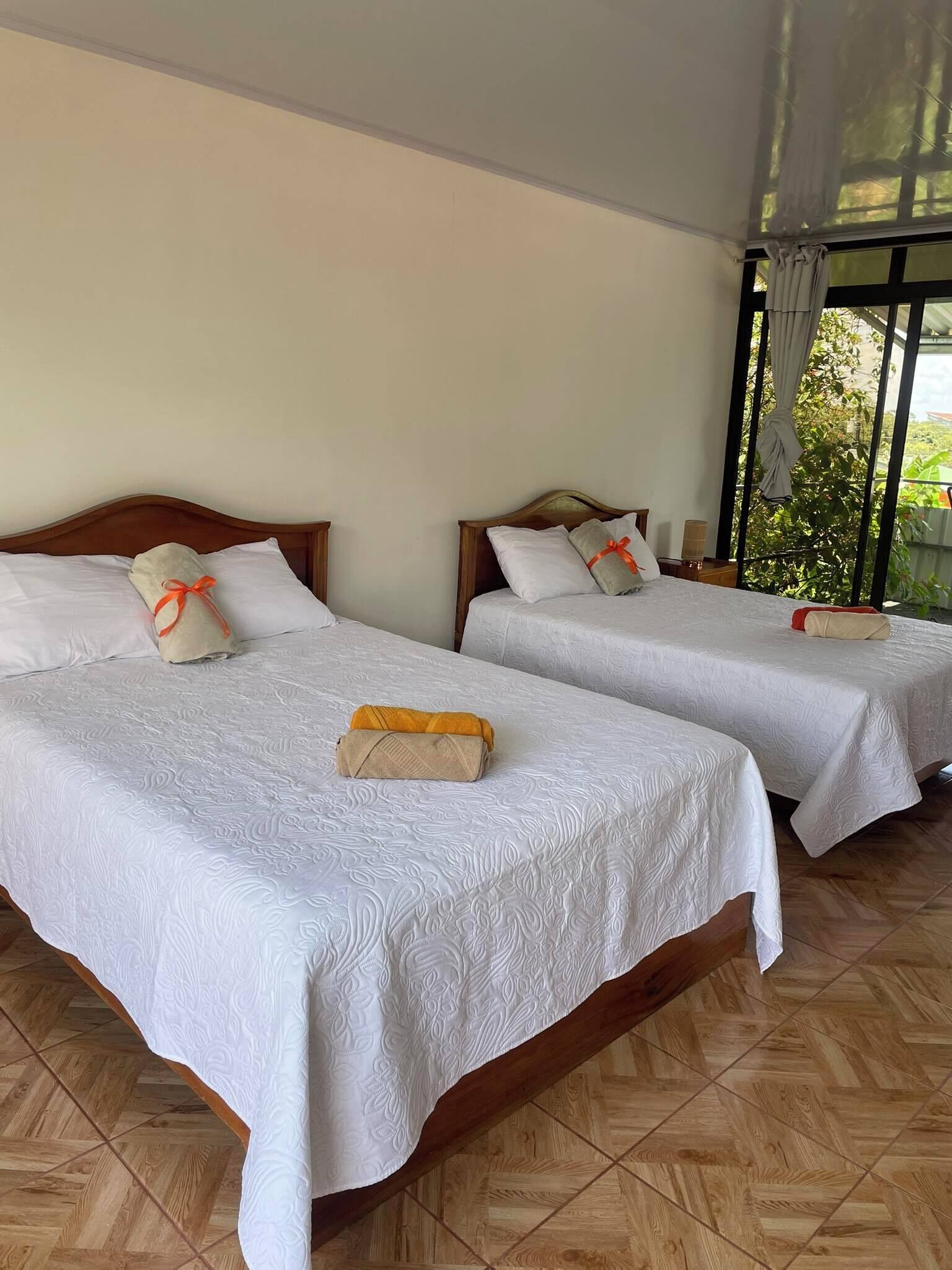 WiFi, bed sheets