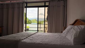 WiFi, bed sheets