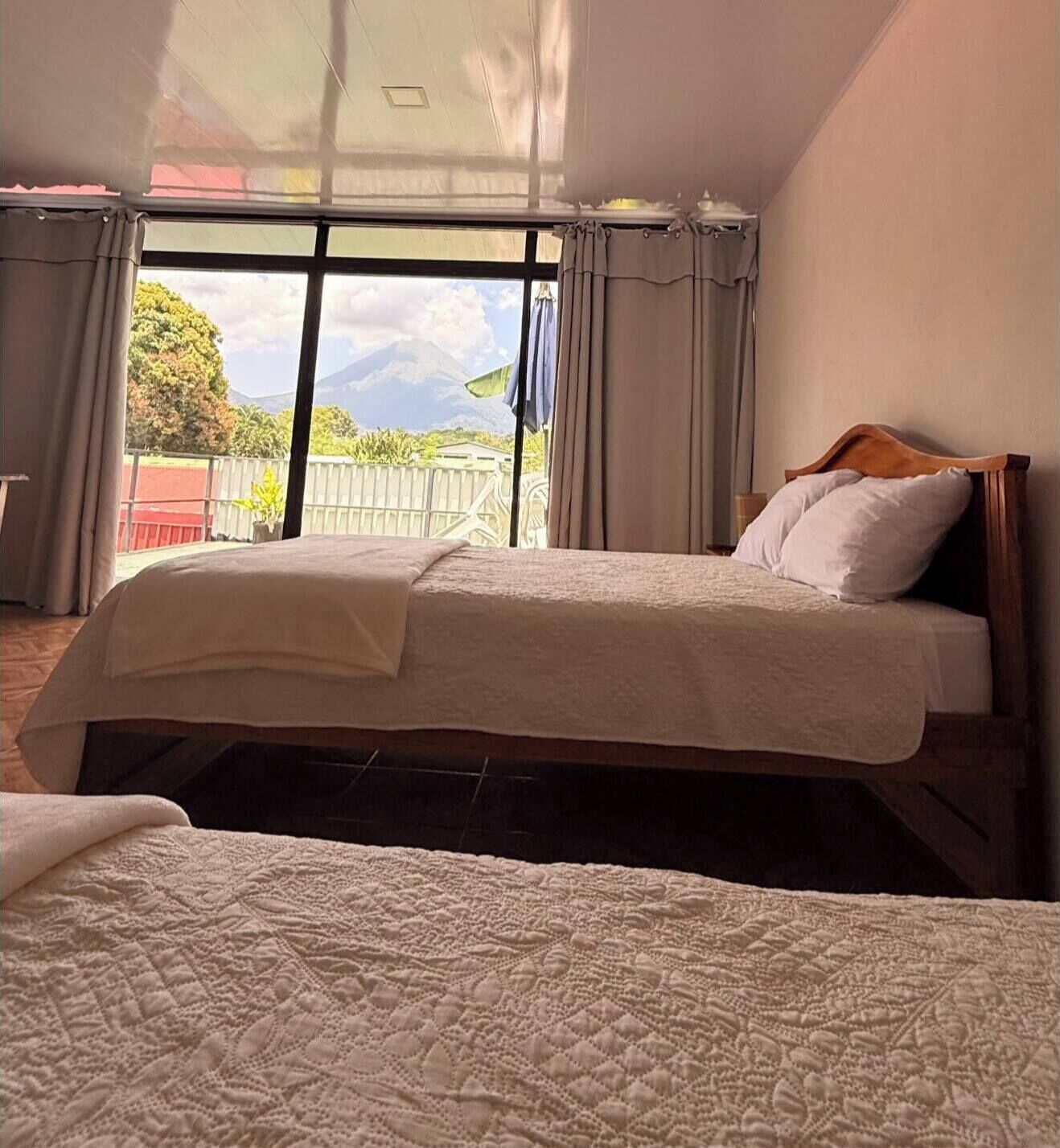 WiFi, bed sheets