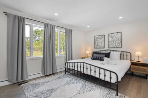 5 quartos, escrivaninha, Wi-Fi de cortesia, roupa de cama