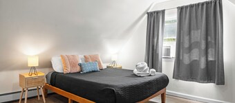 5BR Retreat Minutes from Blue Mountain and Jim Thorpe - EV Charger