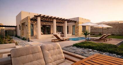 Private Pool Retreat - Full-Service Villa