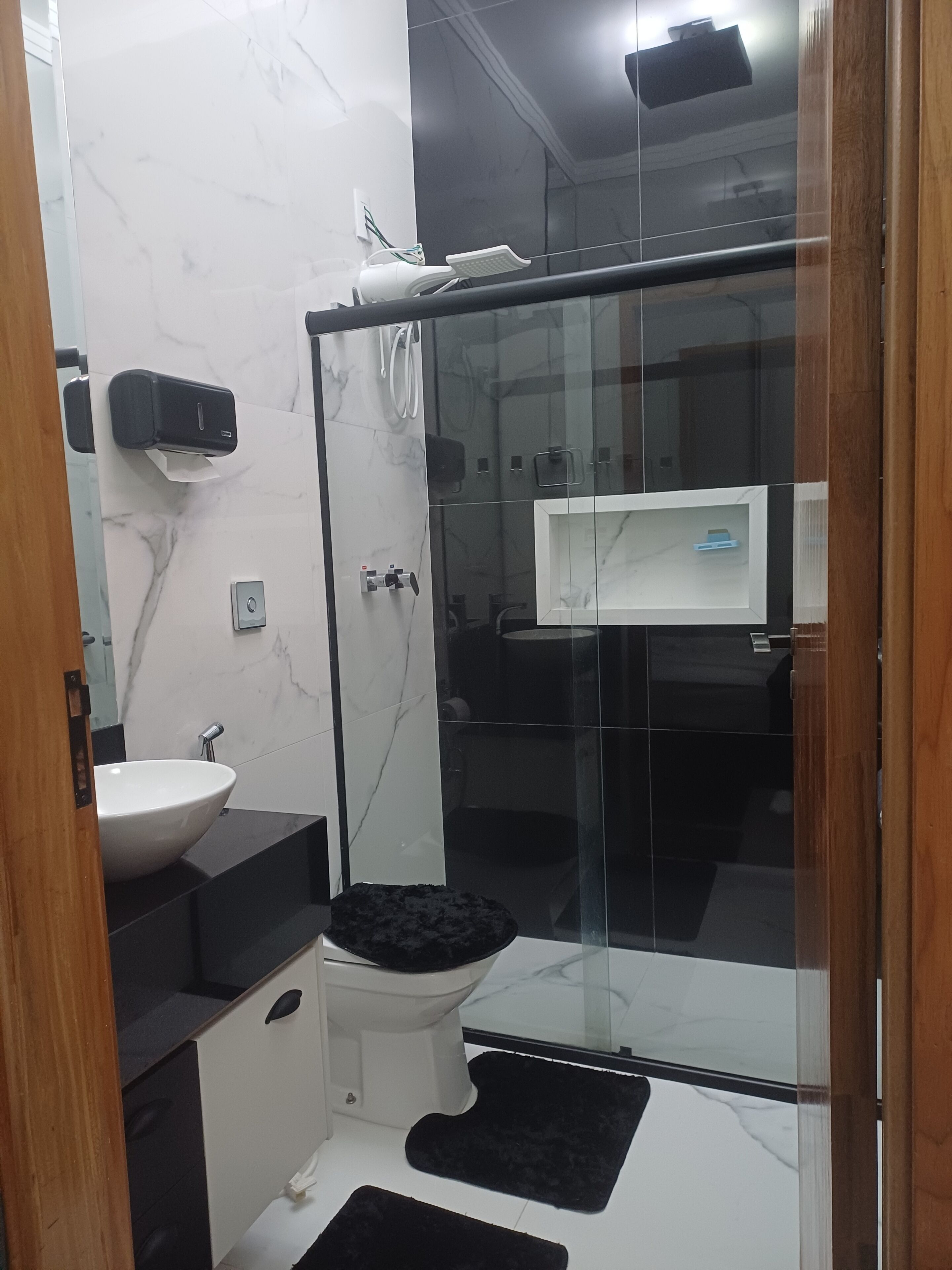 Douche, papier toilette