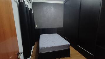 2 bedrooms, iron/ironing board, free WiFi