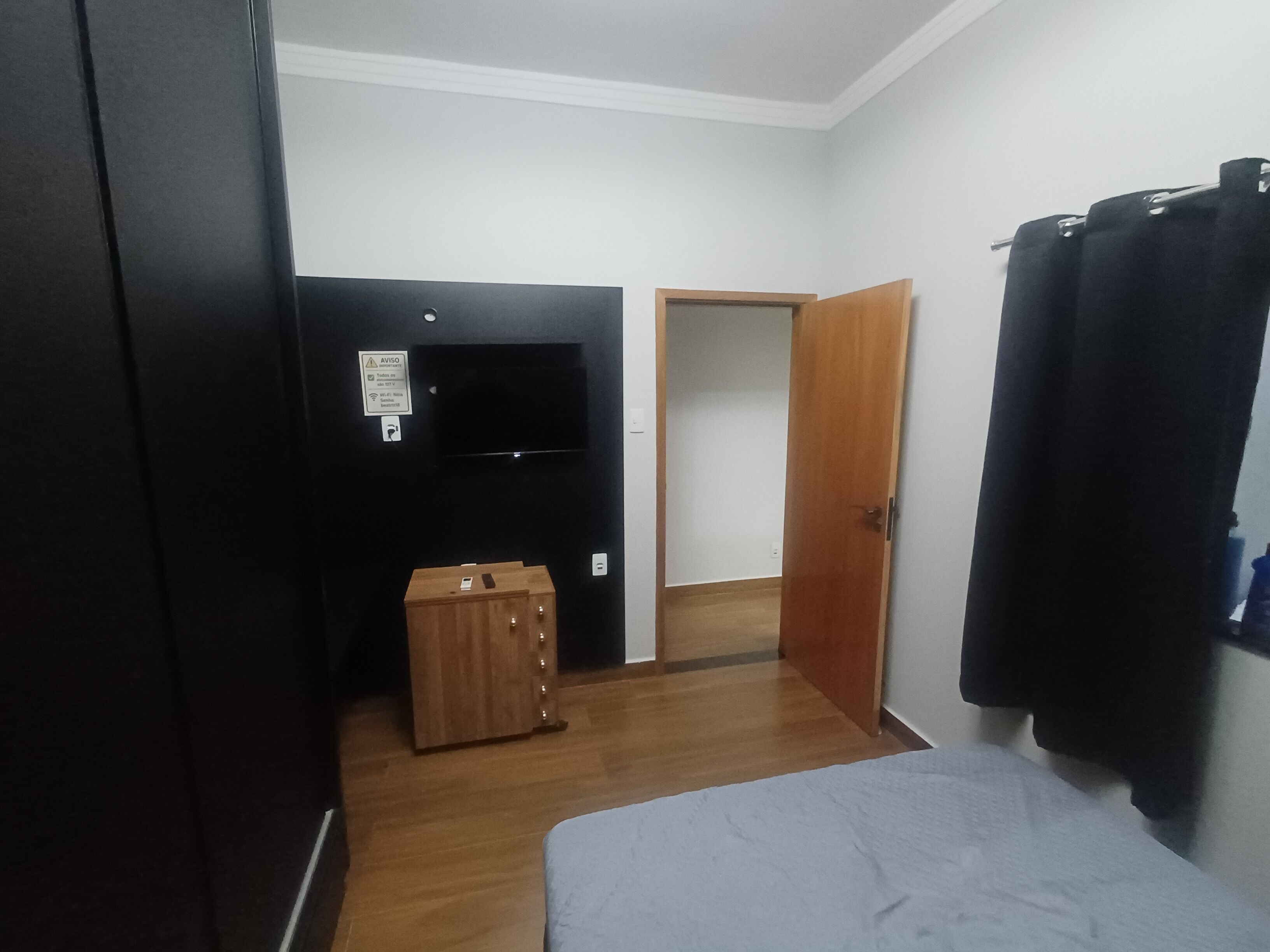 2 slaapkamers, een strijkplank/strijkijzer, gratis wifi