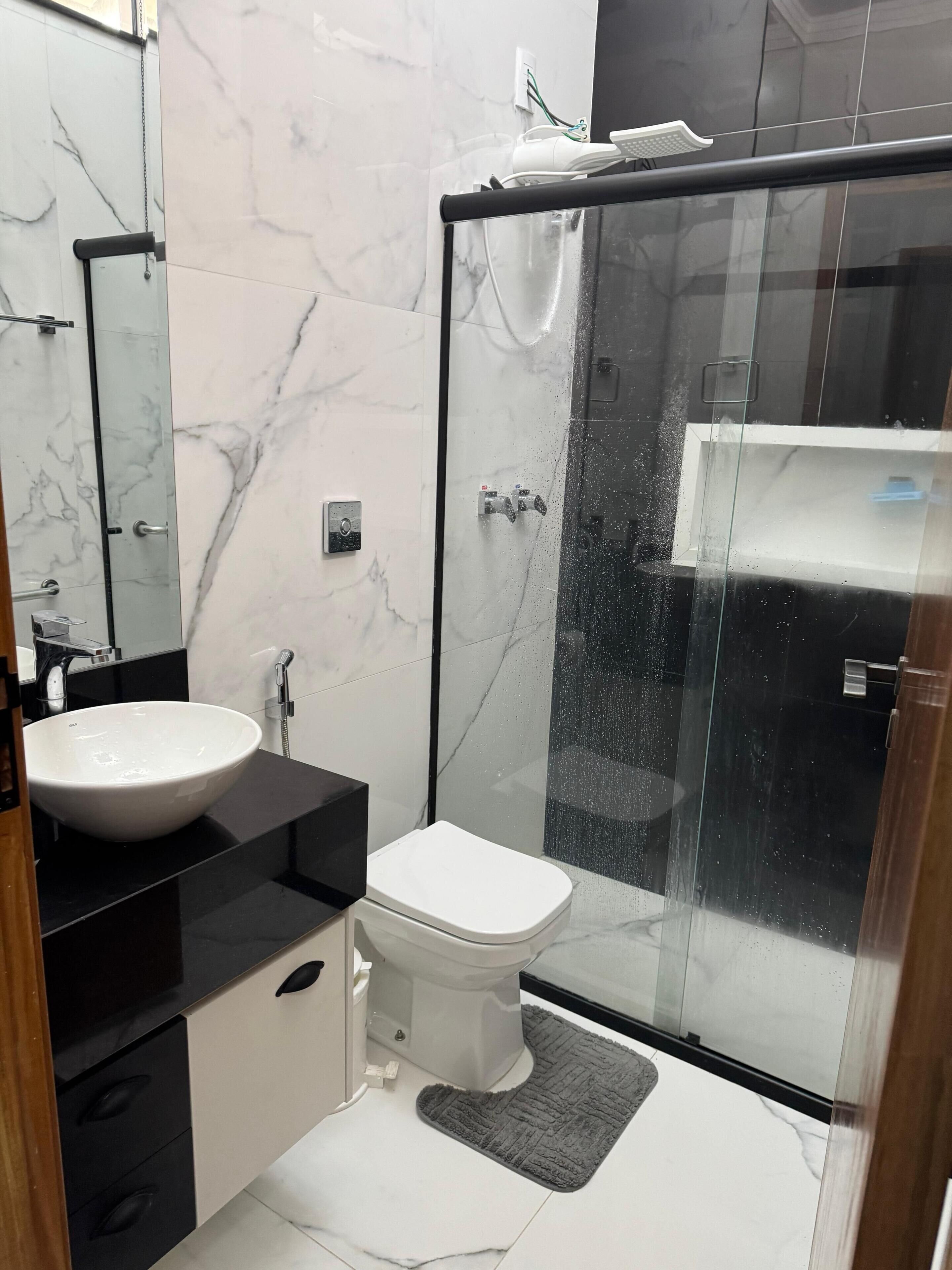 Douche, papier toilette