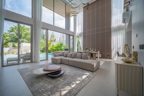 Flat-screen TV - GRAND VIEW Residences Villa with Pool (Choeng Thale)