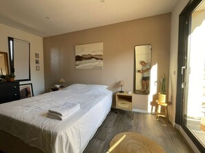 Bügeleisen/Bügelbrett, Reisekinderbett, WLAN, Bettwäsche