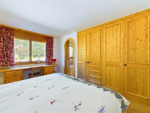 WiFi - Crans-Montana – High-End Alpine Apartment with 3 Bedrooms & Sunny Terrace (Crans-Montana)