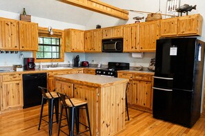 Private kitchen - Cabin on the White River w/ Wood Burning Fireplace (Calico Rock)