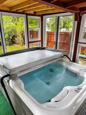 Baignoire à remous intérieure