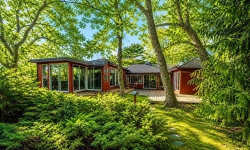     Cozy Lakefront Cabin Hot Tub + Stunning Views