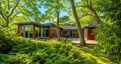 Cozy Lakefront Cabin Hot Tub + Stunning Views