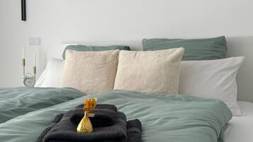 2 Schlafzimmer, Zimmersafe, Schreibtisch, Bügeleisen/Bügelbrett