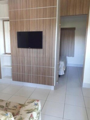 Caja de seguridad en la habitación y sistema de insonorización 