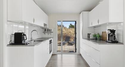 Spacious holiday home 150 m from the beach