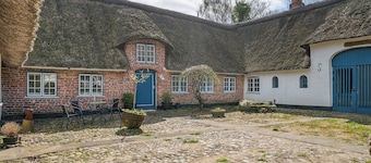 Spacious holiday home near Ribe for 11