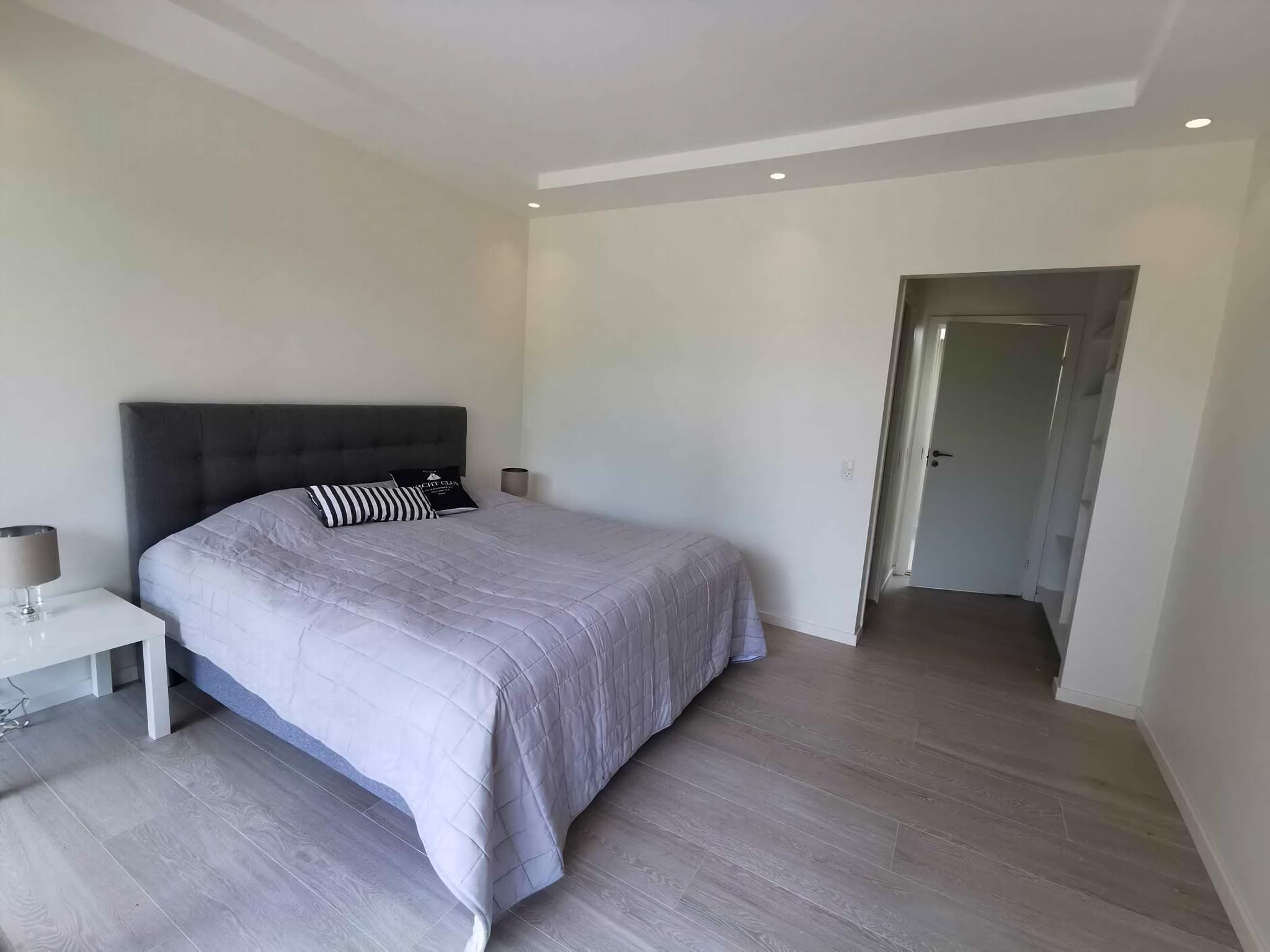 4 bedrooms, iron/ironing board, free WiFi