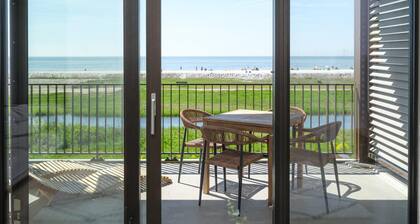 Beachfront Apartment for Four in Workum