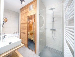 Apartment | Bathroom