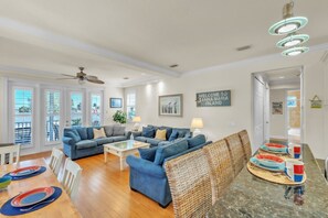 Interior - Salty Dogs by Duncan Real Estate (Holmes Beach)