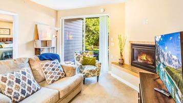TV, fireplace, offices