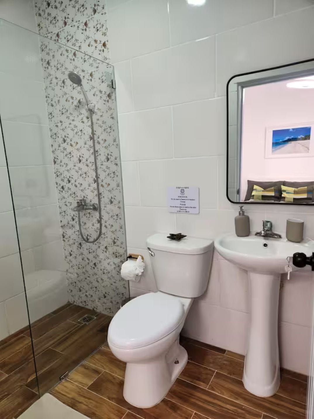 Comfort Double Room | Bathroom | Towels, soap, shampoo, toilet paper