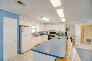 Fridge, microwave, oven, stovetop - Between the Waters | Gulf & Sound Views (Navarre Beach)