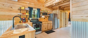 Brand New!! Ultra Private Cabin in the Ozark Mountains, close to ATV trails.