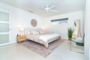 2 bedrooms, iron/ironing board, free WiFi, bed sheets - Private Siesta Key Escape — Updated 2‑Bedroom Home Just Minutes from the Sand (Siesta Key)