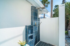 Shower, hair dryer, towels, soap - Private Siesta Key Escape — Updated 2‑Bedroom Home Just Minutes from the Sand (Siesta Key)