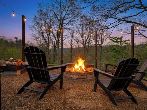 Hickory Ridge Homestead | Free Farm Tours + Firepit