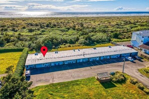Exterior - 2BR Beachfront Condo | Walk DT | Dogs OK | Unit B (Ocean Shores)
