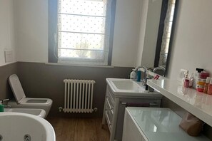 House | Bathroom - Nice Villa With Pool and Garden (Fermignano)