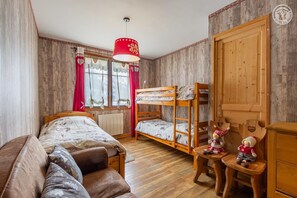 Bügeleisen/Bügelbrett, Reisekinderbett