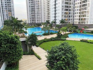 Outdoor pool - Sunrise Riverside- Fully furnished apartment - 20min to D1, 5min Lotte Mart, PMH (Thành phố Hồ Chí Minh)