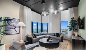 TV, offices - 501 First|Junior Studio w/ Pool & Beach Access (Miami)
