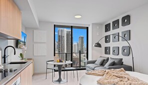 Iron/ironing board, WiFi, bed sheets - 501 First | with Pool, Fitness & Co-Working Spaces (Miami)