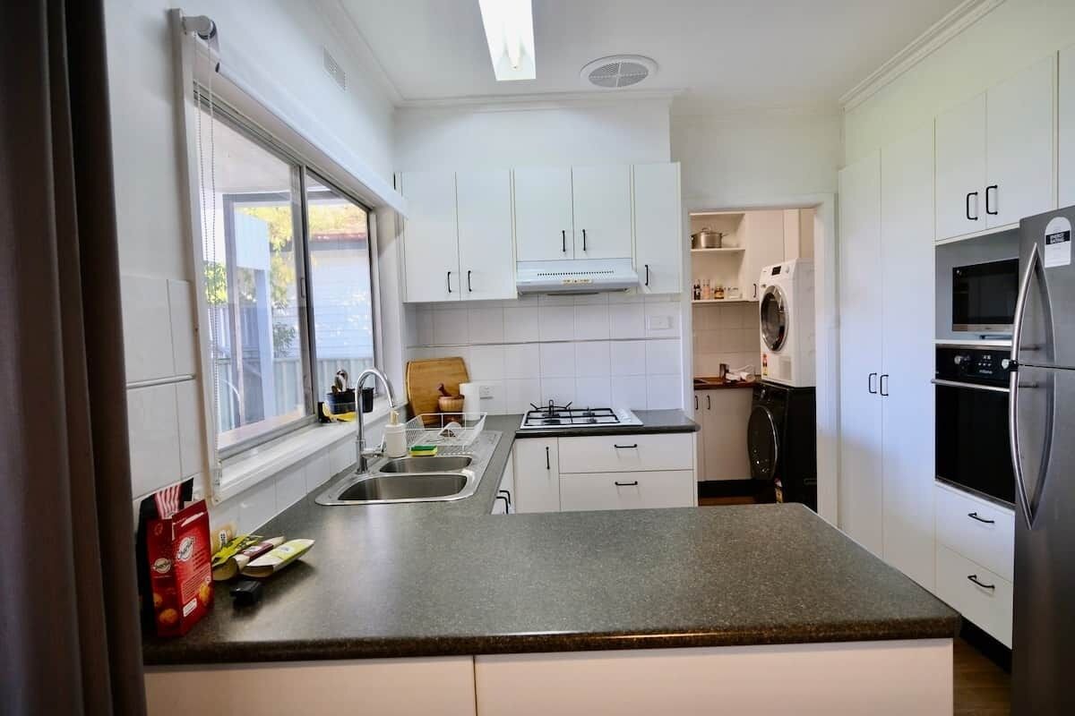 Coffee/tea maker, electric kettle, lobster pot, dining tables