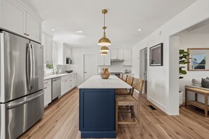 Private kitchen - Coastal Retreat in Peaceful Waterfront Community (Harbeson)