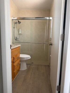 Bathroom - Lovely 3-bedroom house with pool in Cape Coral perfect for your getaway (Cape Coral)