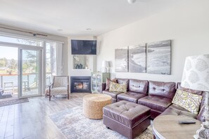 Una Smart TV, una chimenea