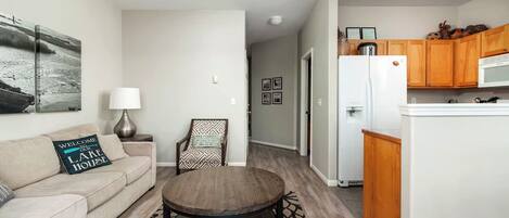 Smart TV, fireplace