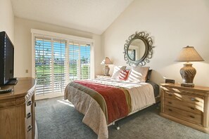 Iron/ironing board, Internet, bed sheets - Stunning Lakefront Palm Valley Condo! Unbeatable Views! (Palm Desert)