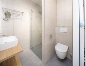 Apartment | Bathroom - Waterfront Escape for Two at Soal (Workum)