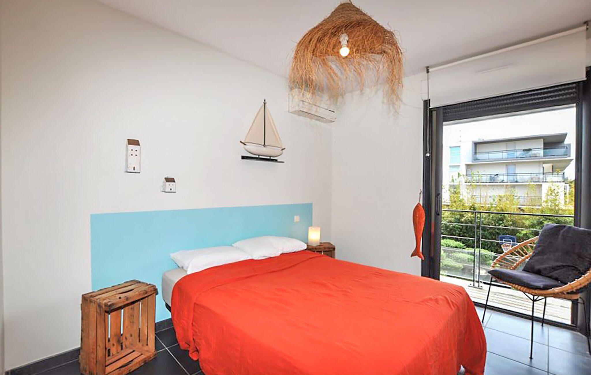 Iron/ironing board, travel cot, free WiFi