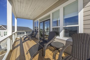 Property grounds - Lincoln City | Two Decks | Ocean Views | Hot Tub (Lincoln City)