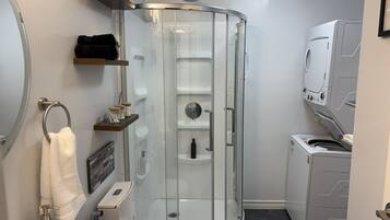 Bidet, håndklæder, Sæbe, Shampoo