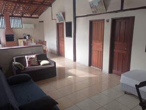 Living area - Casa Toatoa Paraty, cozy, quiet place, 6 km from the city, for families. (Paraty)