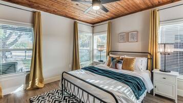2 bedrooms, iron/ironing board, travel cot, free WiFi